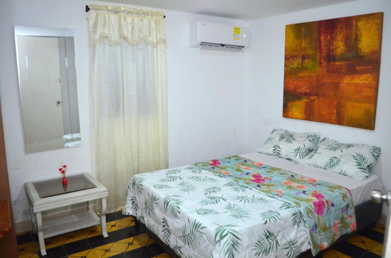 Casa Hostal Kristalu Cartagena Eksteriør billede
